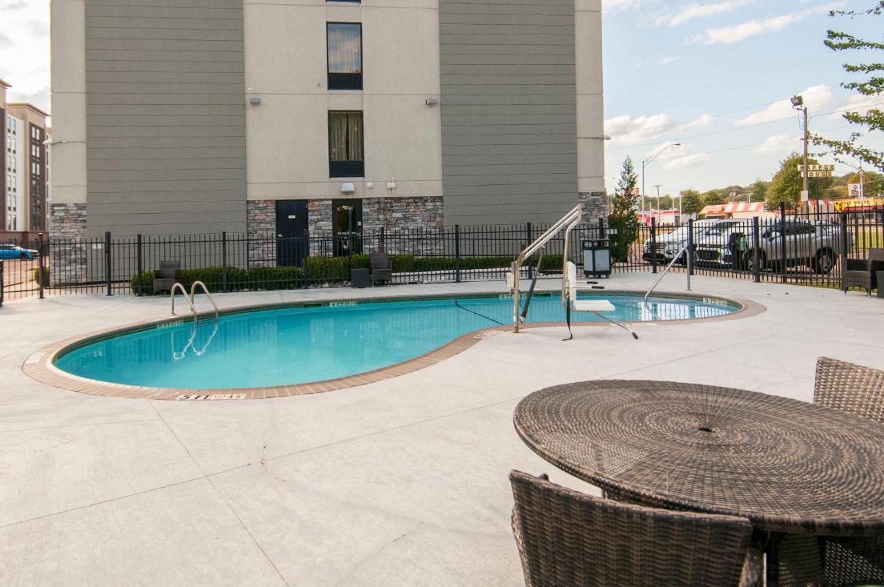 Holiday Inn Express & Suites Jackson Downtown - Coliseum By Ihg Exterior photo