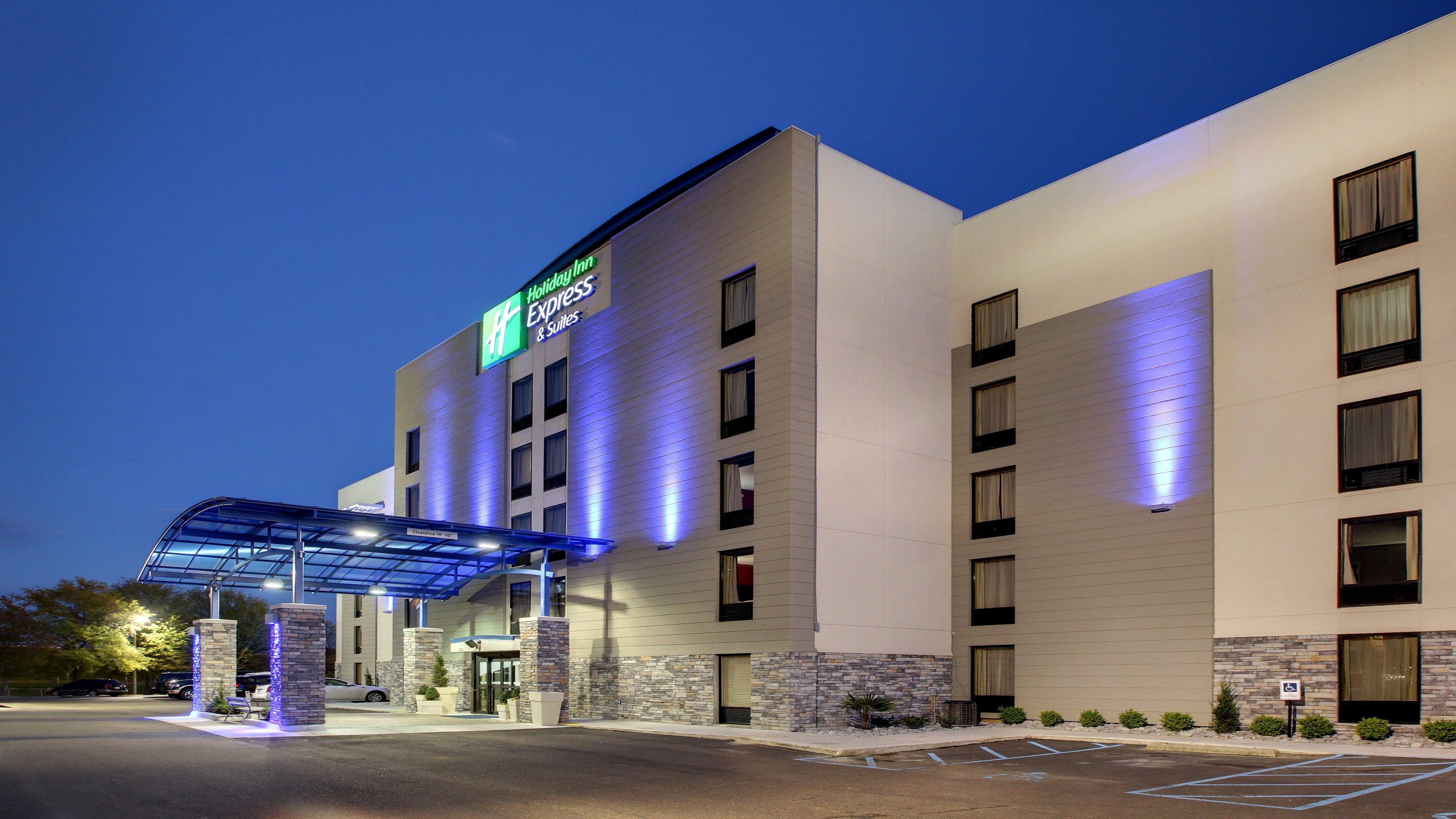 Holiday Inn Express & Suites Jackson Downtown - Coliseum By Ihg Exterior photo