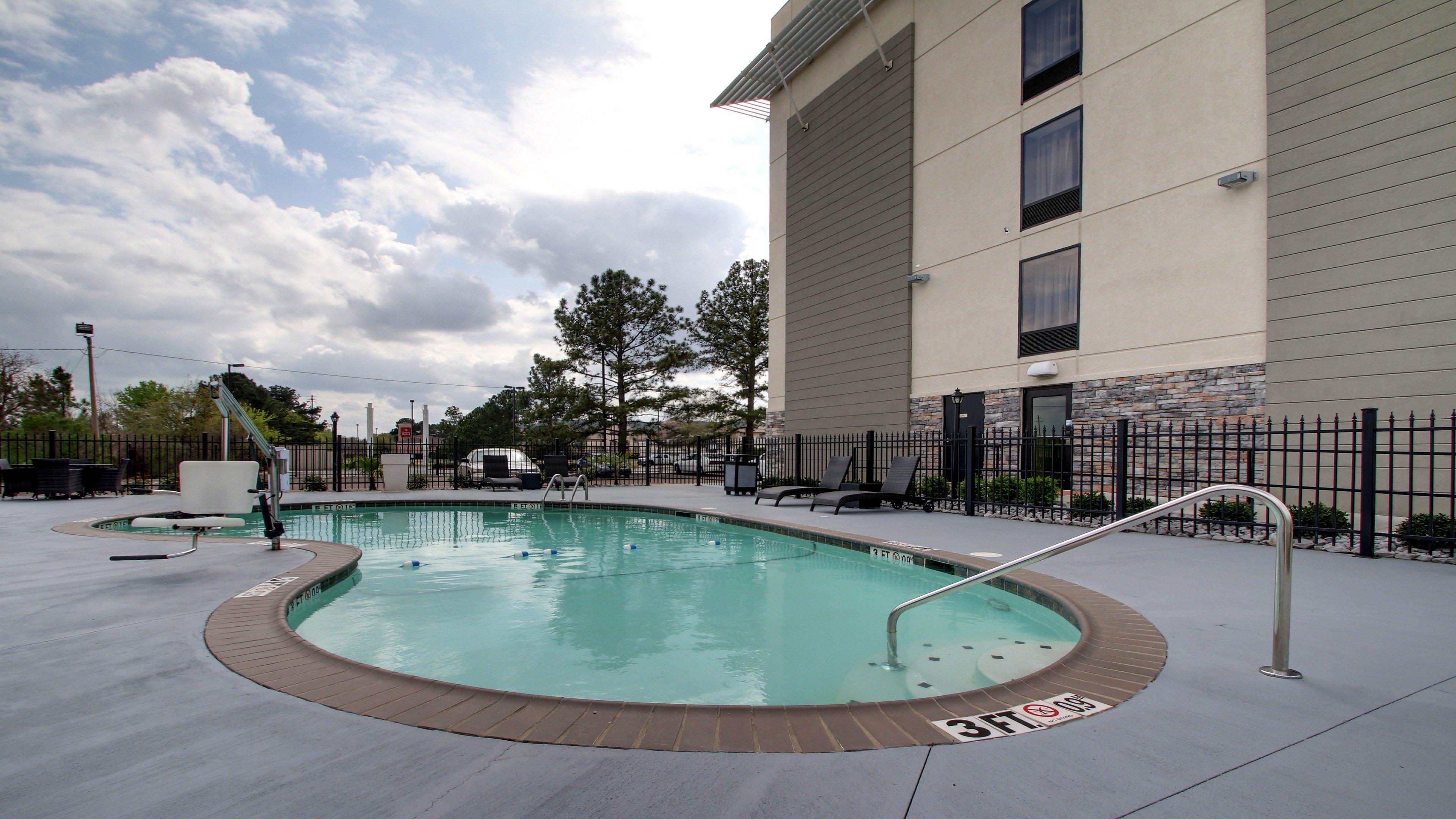 Holiday Inn Express & Suites Jackson Downtown - Coliseum By Ihg Exterior photo