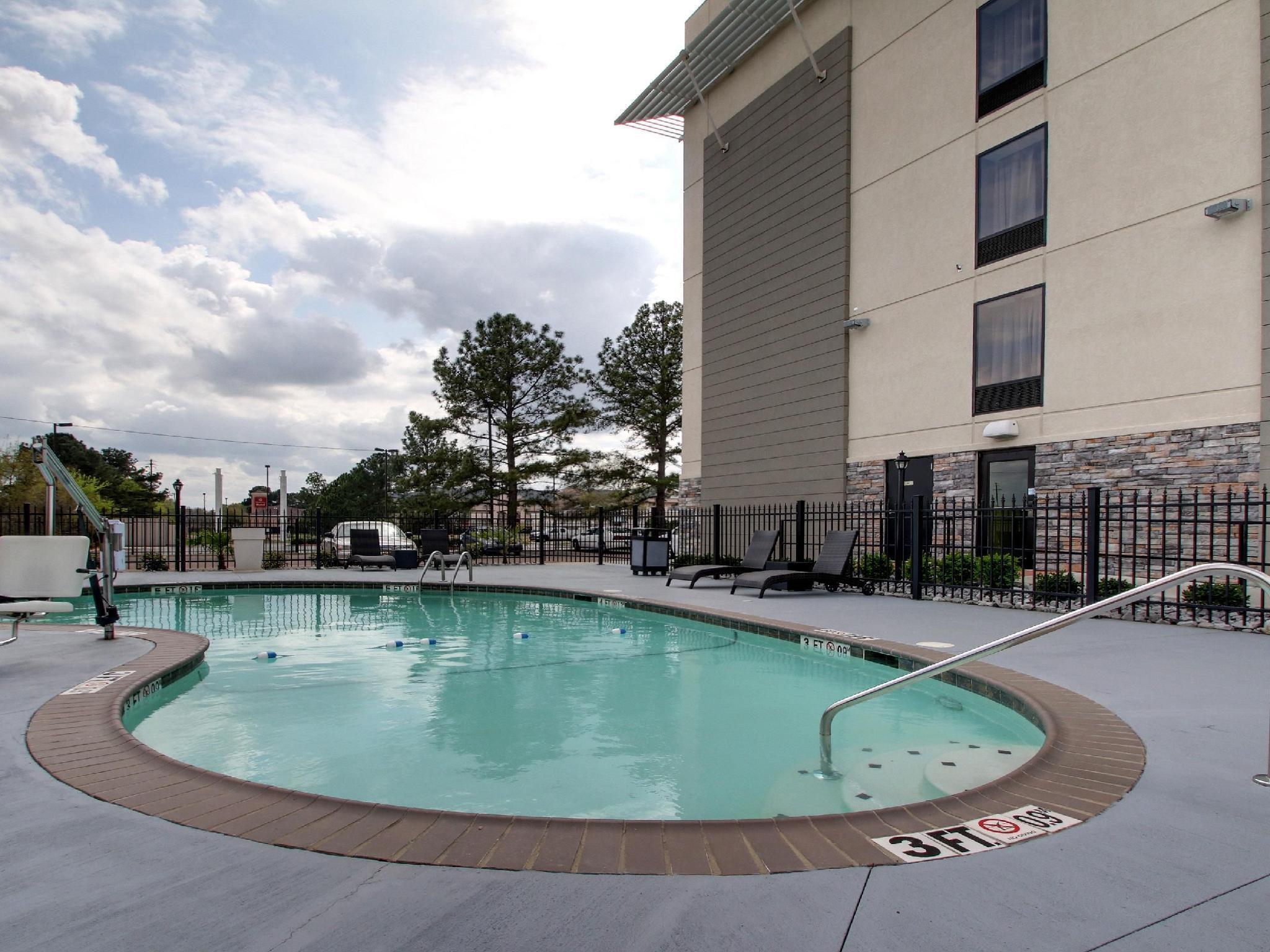 Holiday Inn Express & Suites Jackson Downtown - Coliseum By Ihg Exterior photo